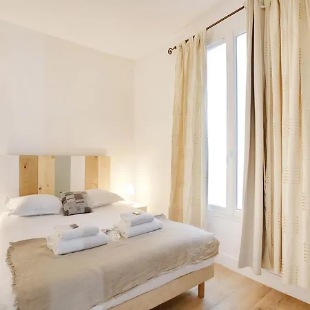 Apartment Sejour Parisien Pour 4, Pres De Montmartre Paris