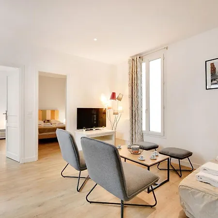 Sejour Parisien Pour 4, Pres De Montmartre Apartment *